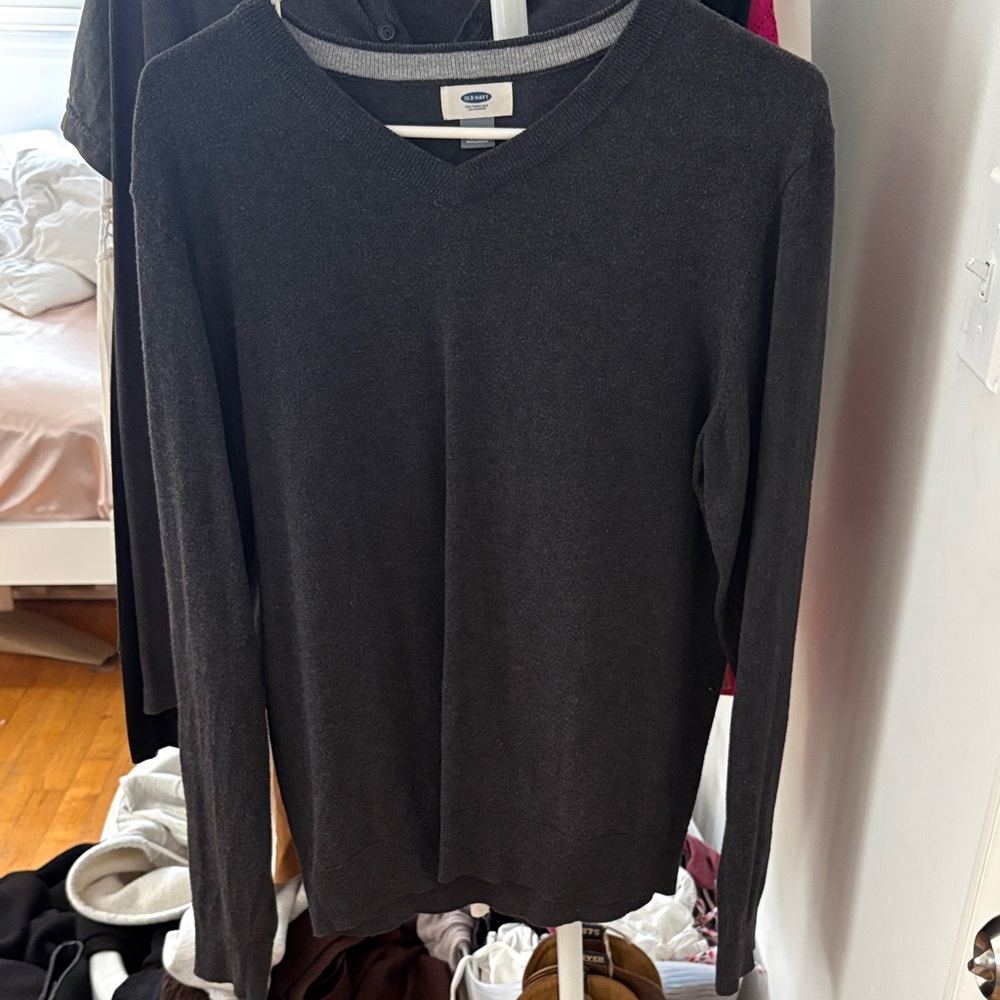 Old Navy Men's Charcoal V-Neck Sweater